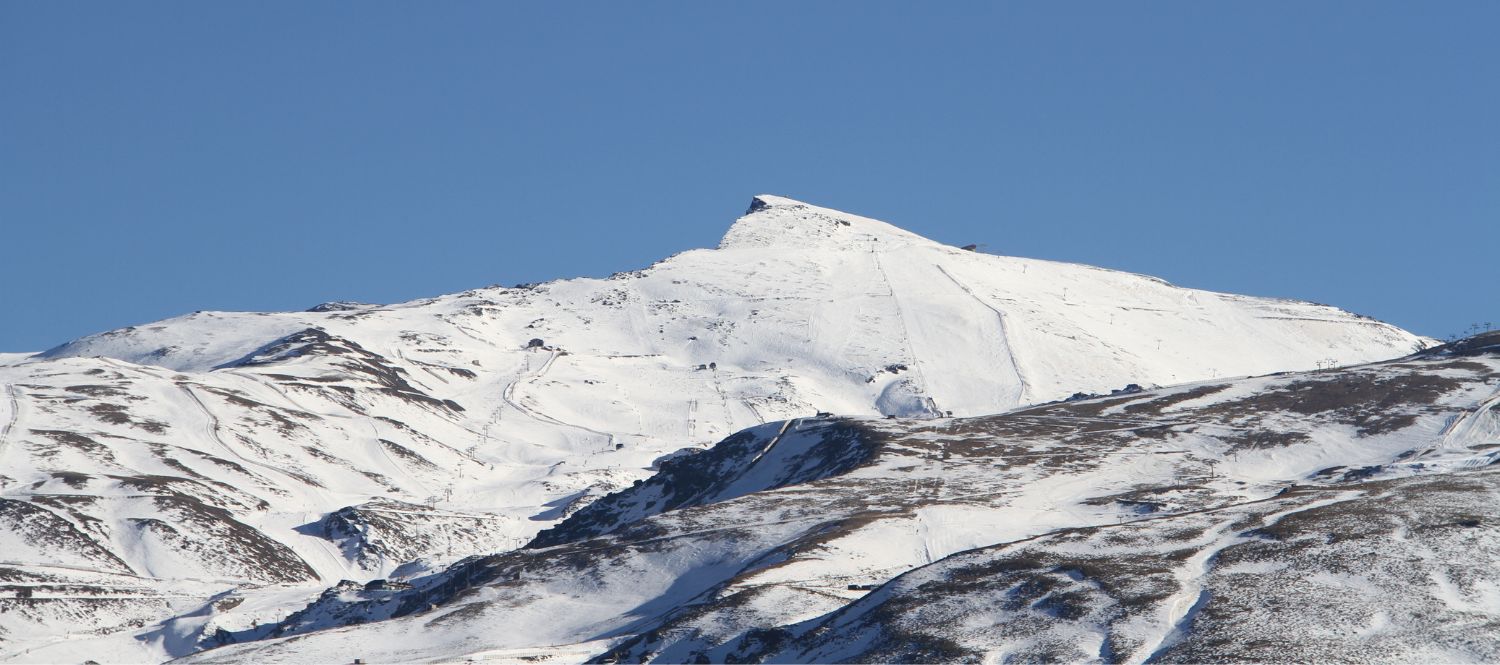 Sierra Nevada cierra una excelente temporada de esquí superando el millón de visitas